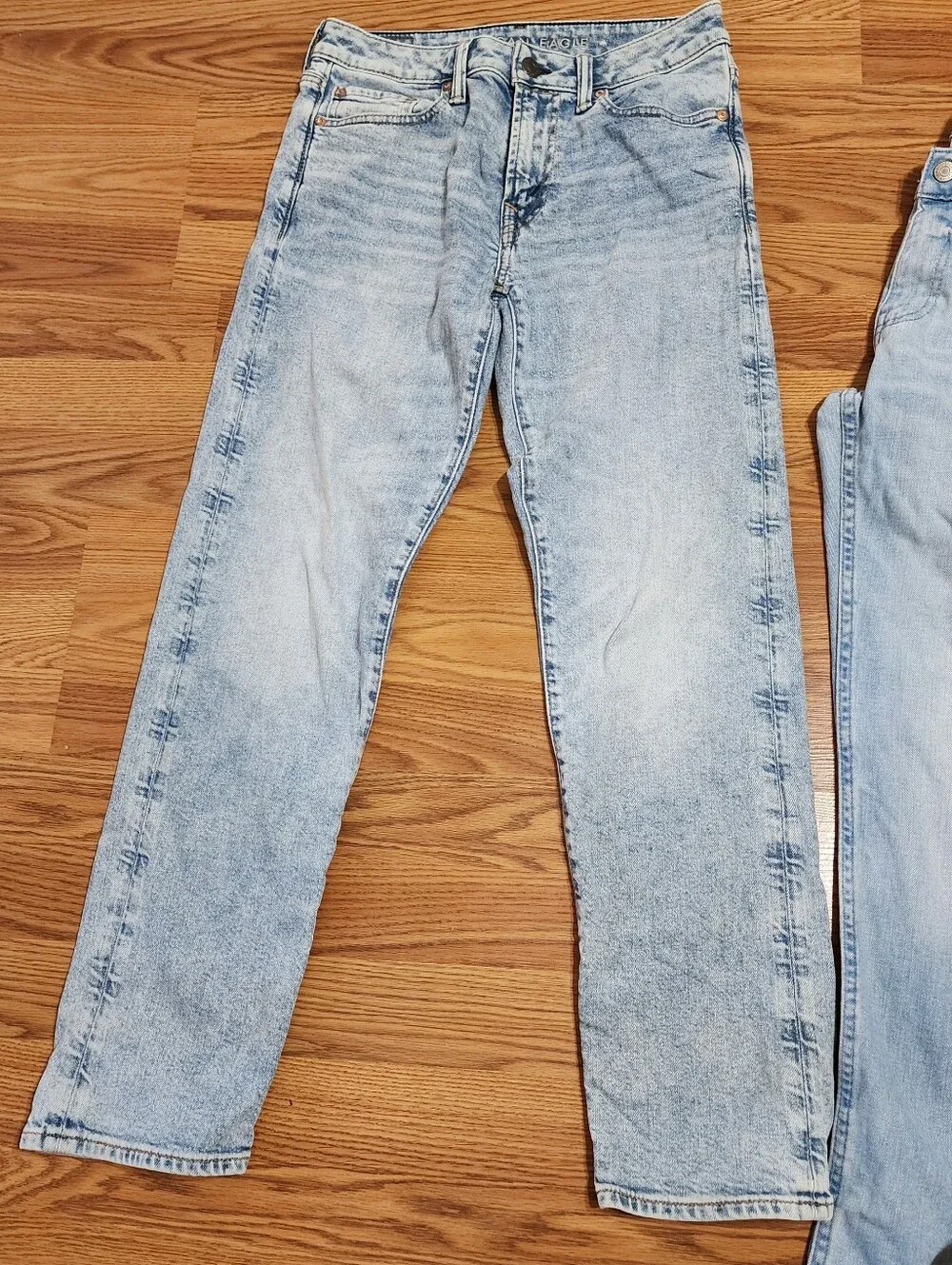 American eagle Airflex and hollister Mens Jean Lot Of 2 28x30 Light Wash Stretch